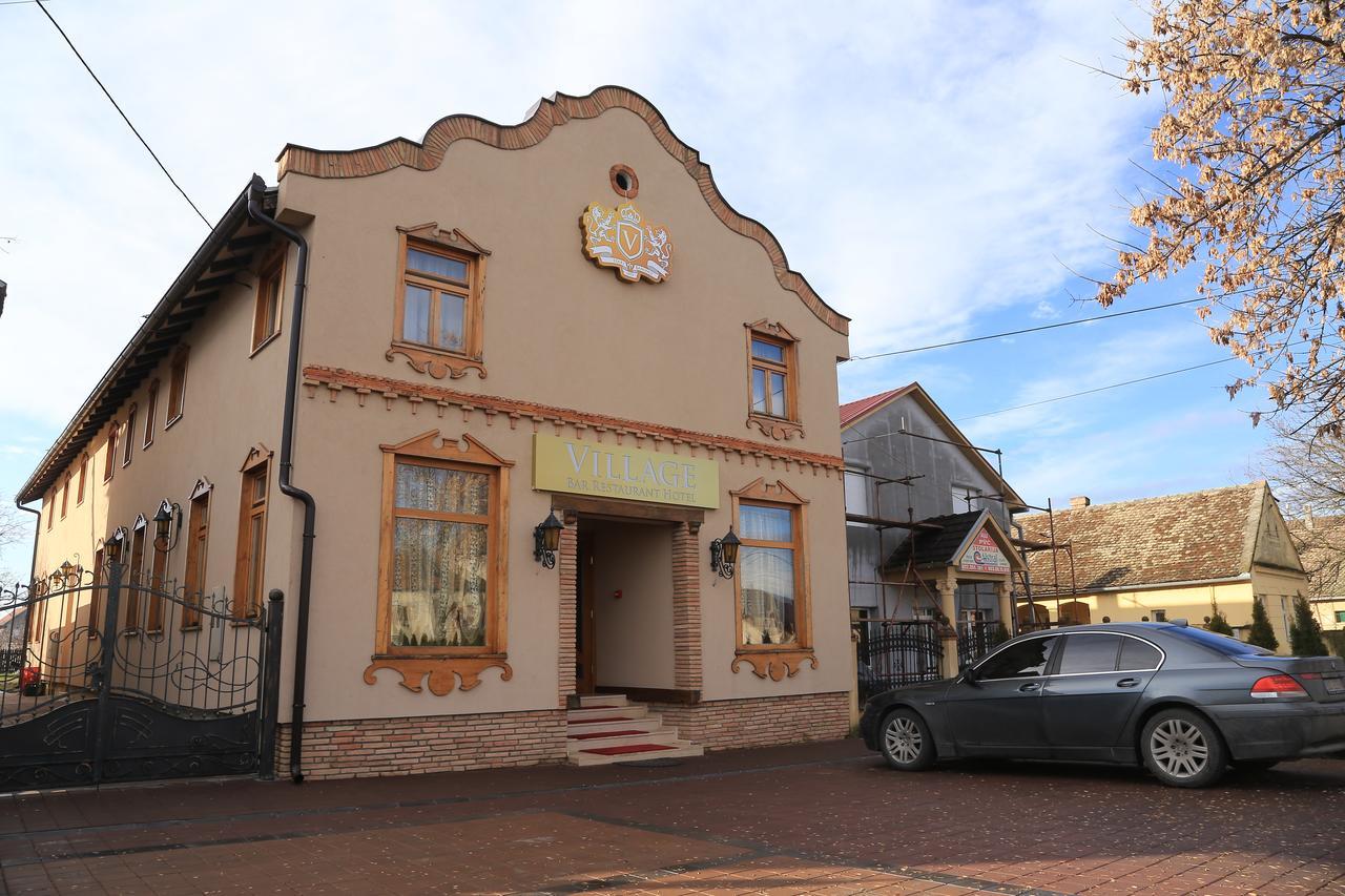Hotel Village Stari Banovci Exteriér fotografie